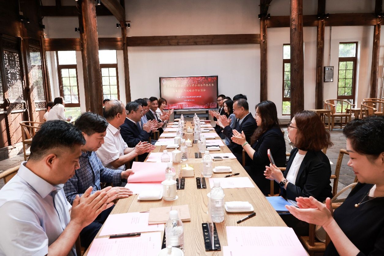 20C15D36DEE99066224A7BB1805_11C43C19_31A49